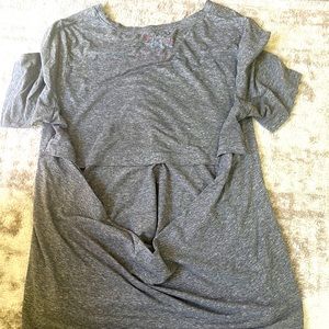 Grey tshirt with open back